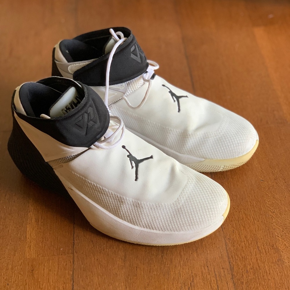Jordan Men's White and Black Athletic Shoes